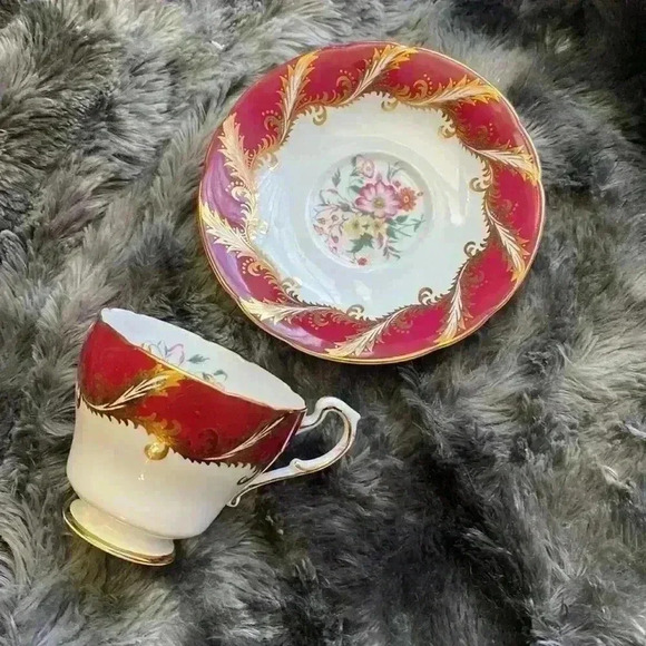 Red Paragon Tea  Cup And Saucer, Maroon red with flowers - Picture 11 of 12